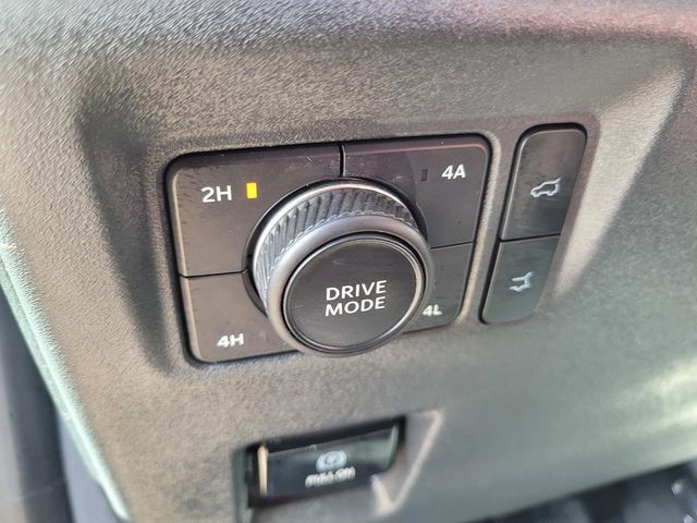 Used 2025 Ford Expedition Active AWD/4WD image 19