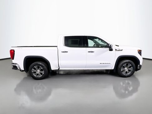 Used 2025 GMC Sierra 1500 SLT AWD/4WD image 3