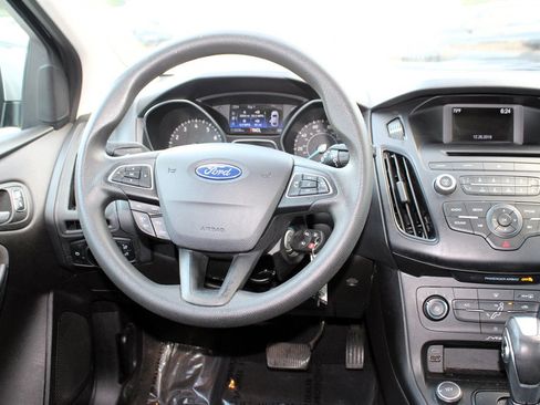 Used 2016 Ford Focus SE image 13