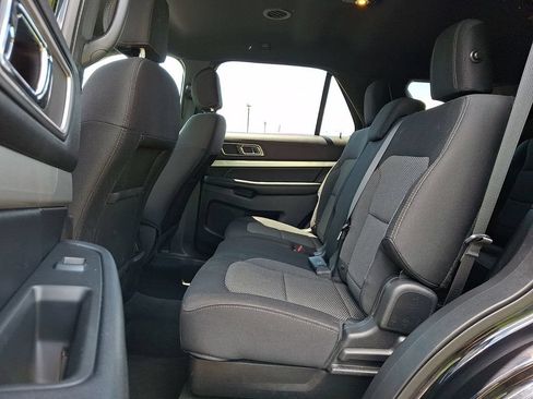 Used 2016 Ford Explorer XLT AWD/4WD image 11