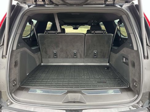 Used 2024 Cadillac Escalade ESV Premium Luxury w/ Performance Package image 10