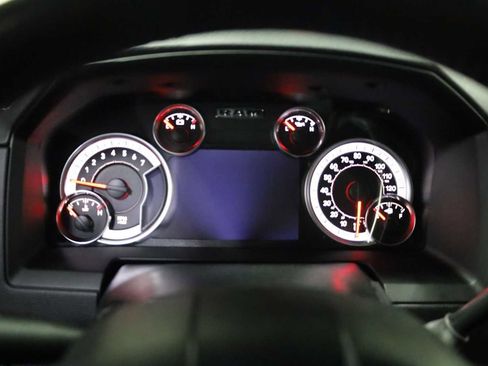 Used 2018 RAM 2500 Big Horn w/ Sport Appearance Group image 19