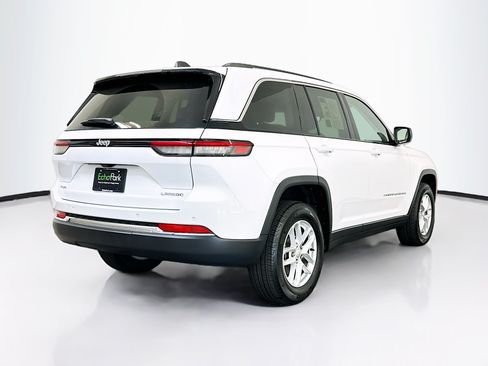 Used 2023 Jeep Grand Cherokee Laredo w/ Luxury Tech Group I AWD/4WD image 9