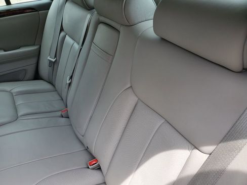 Used 2011 Cadillac DTS Premium FWD image 28