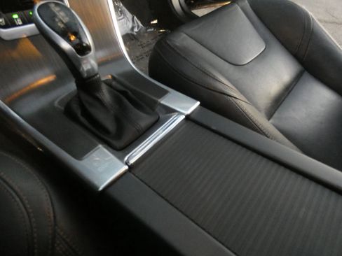 Used 2016 Volvo XC60 T6 Platinum image 56