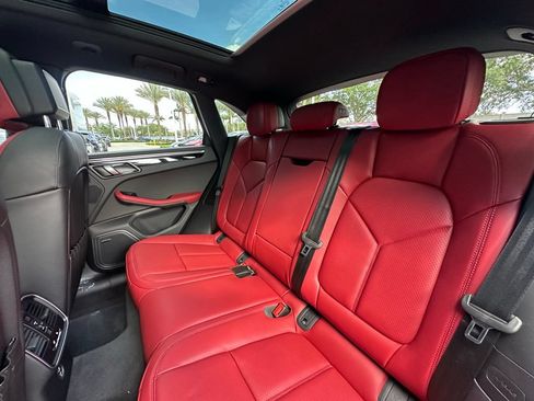 Used 2026 Porsche Macan AWD/4WD image 36