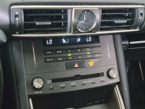 Used 2020 Lexus IS 300 image 23