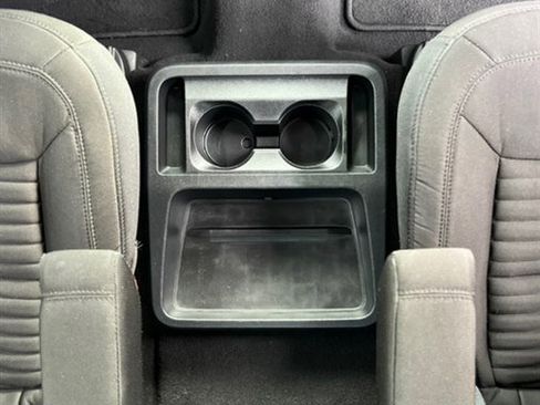 Used 2021 Ford Explorer XLT image 31