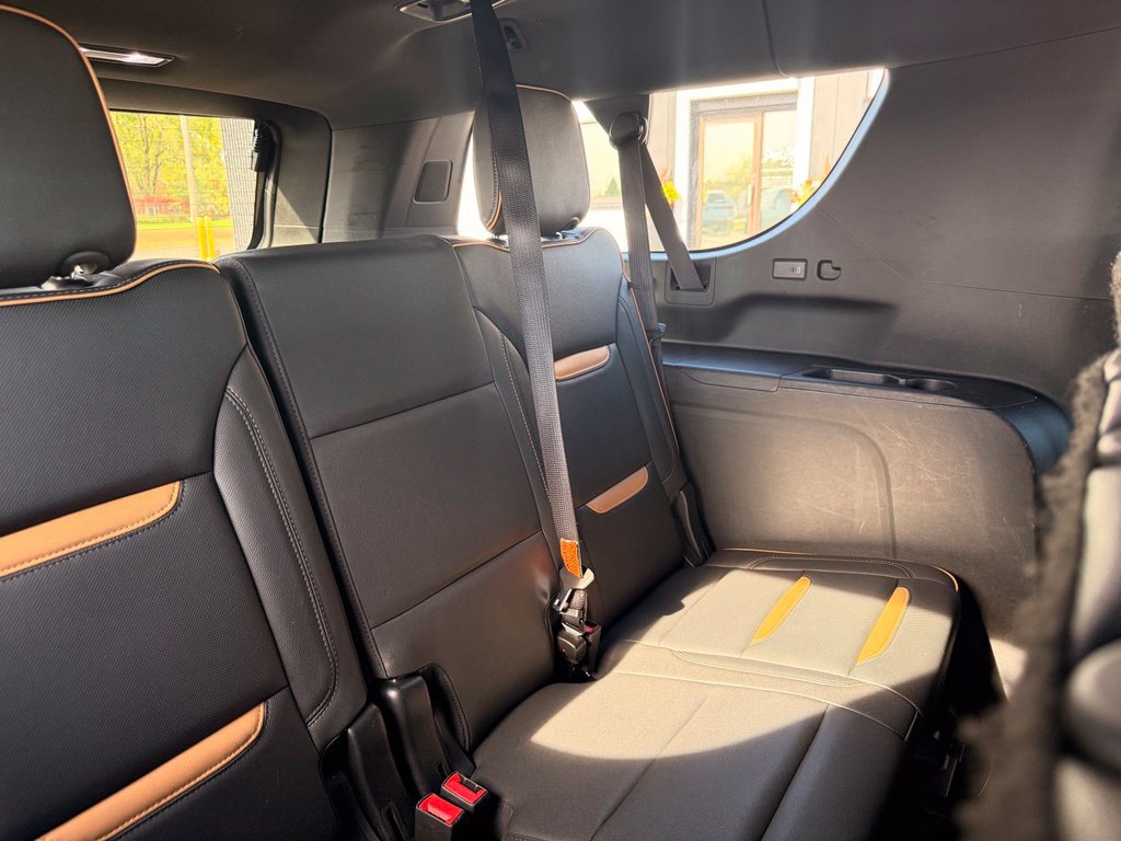 Used 2023 GMC Yukon XL AT4 w/ AT4 Premium Plus Package AWD/4WD image 33