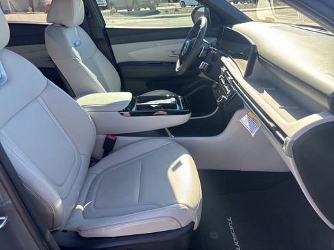 Certified 2025 Hyundai Tucson Limited image 17