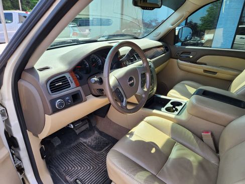 Used 2009 GMC Sierra 1500 SLT w/ White Diamond Edition RWD image 13