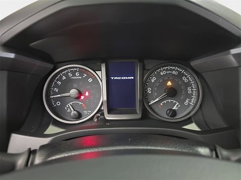 Used 2020 Toyota Tacoma TRD Off-Road image 21