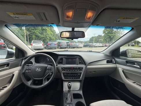 Used 2017 Hyundai Sonata Sport FWD image 9