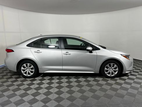 Used 2024 Toyota Corolla LE image 4