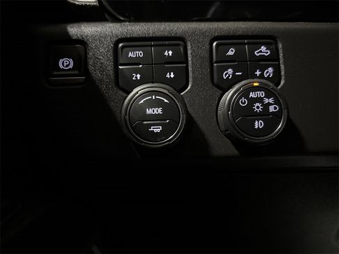 Used 2022 Chevrolet Silverado 1500 LT Trail Boss w/ LT Trail Boss Premium Package image 18