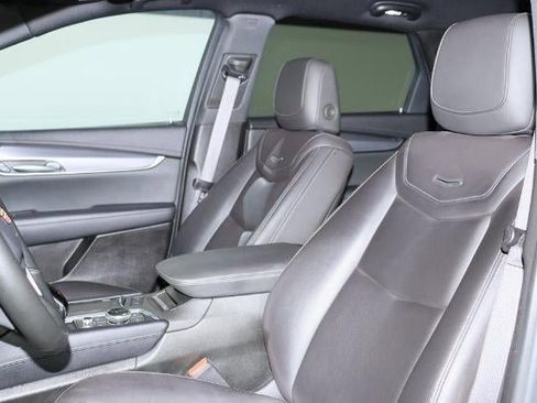 Certified 2024 Cadillac XT5 Luxury image 17