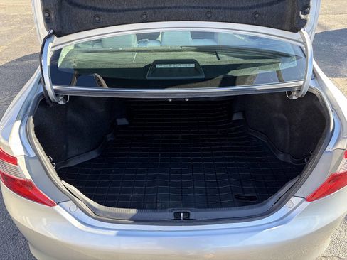 Used 2014 Toyota Camry LE image 16