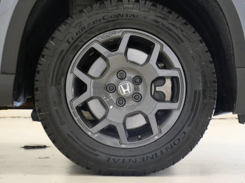 Used 2025 Honda Pilot TrailSport image 10