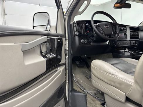 Used 2019 GMC Savana 2500 w/ Enhanced Convenience Package RWD image 16