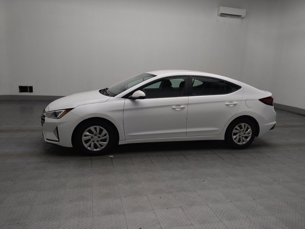 Used 2020 Hyundai Elantra SE w/ Cargo Package (C1) FWD image 2