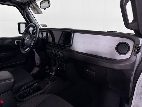 Used 2025 Jeep Wrangler Unlimited Sport AWD/4WD image 27
