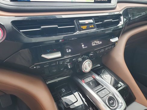 Used 2025 Acura MDX w/ Technology Package FWD image 33