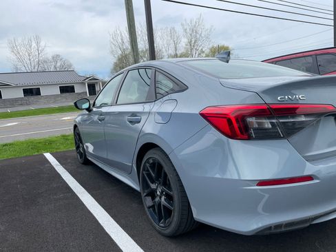 Used 2024 Honda Civic Sport image 2