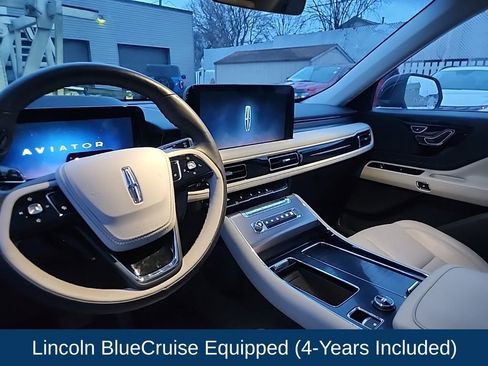 Used 2025 Lincoln Aviator AWD image 17