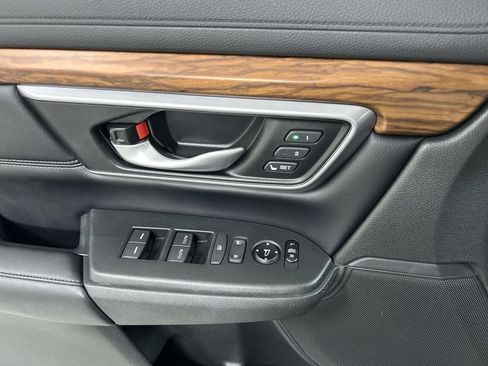 Used 2018 Honda CR-V Touring image 11
