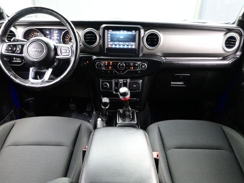 Used 2018 Jeep Wrangler Unlimited Sahara w/ Dual Top Group image 15