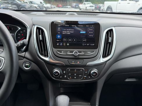 Used 2024 Chevrolet Equinox LT FWD image 16