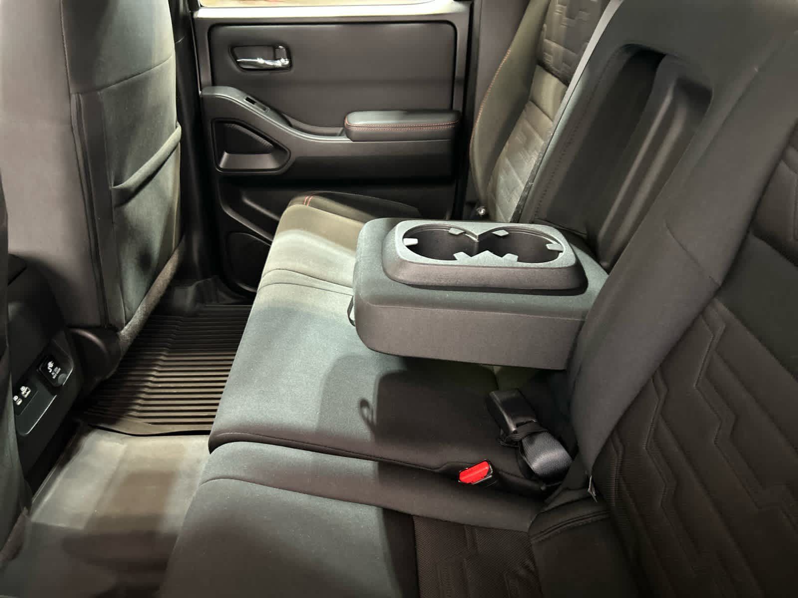 Used 2022 Nissan Frontier PRO-4X AWD/4WD image 10