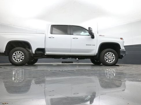 Used 2024 Chevrolet Silverado 2500 LT image 38