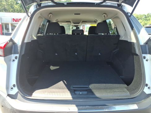 Certified 2022 Nissan Rogue SV AWD/4WD image 16