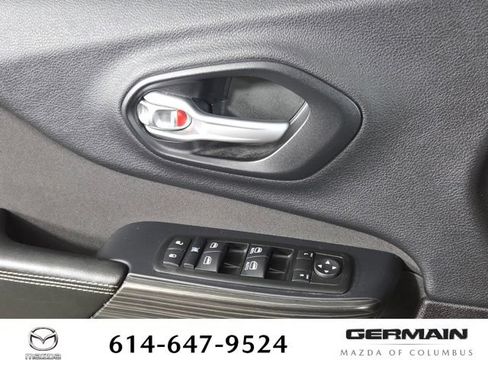 Used 2015 Jeep Cherokee Latitude w/ Trailer Tow Group AWD/4WD image 29