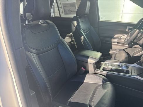 Certified 2020 Ford Explorer ST w/ Premium Technology Package image 32