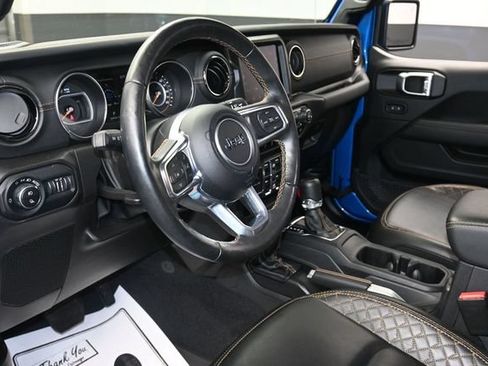 Used 2022 Jeep Gladiator Overland AWD/4WD image 14