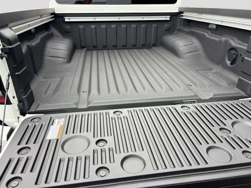 New 2026 Nissan Frontier SV w/ SV Convenience Package image 4