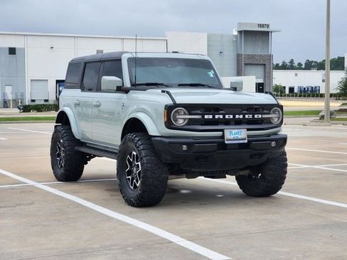 Used 2024 Ford Bronco Outer Banks AWD/4WD image 3