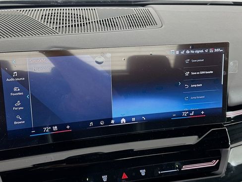 Used 2025 BMW 530i image 11