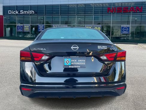Used 2024 Nissan Altima 2.5 SV image 5