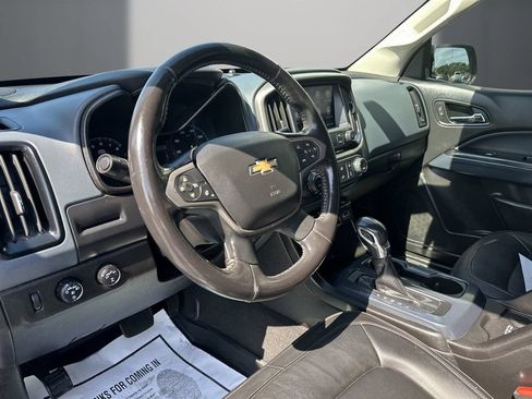 Used 2022 Chevrolet Colorado Z71 AWD/4WD image 14
