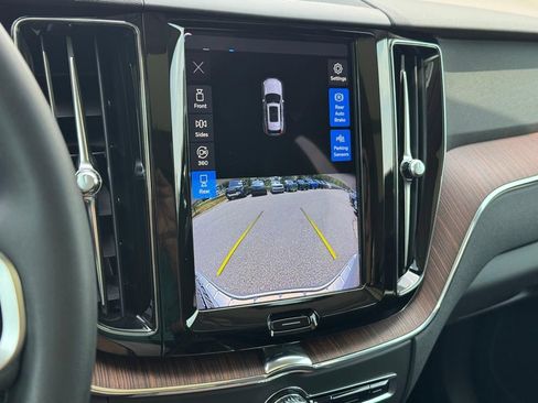 Certified 2023 Volvo XC60 B5 Plus w/ Climate Package AWD/4WD image 19