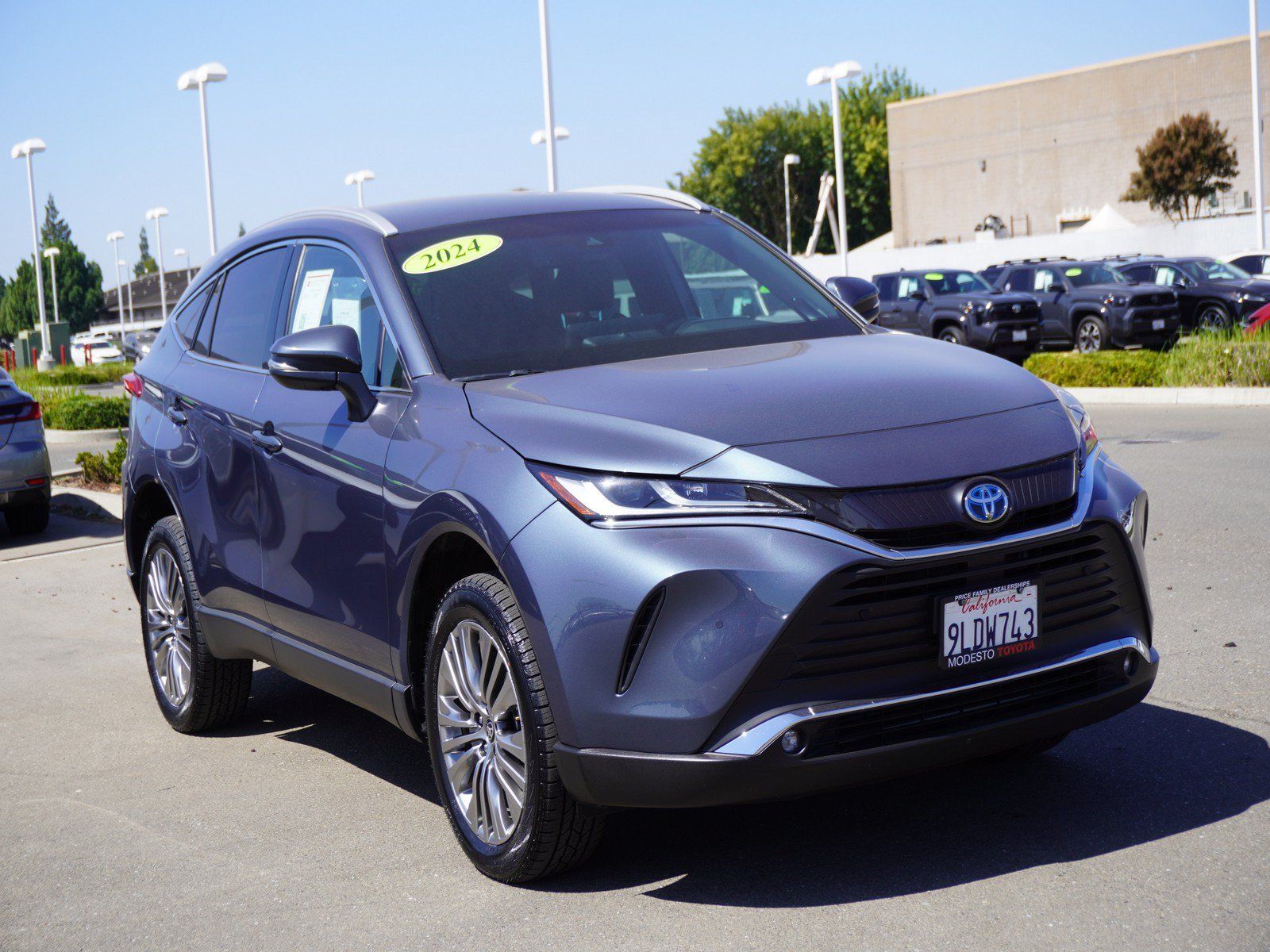 Used 2024 Toyota Venza XLE AWD/4WD image 1