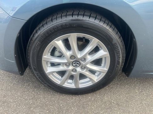 Used 2016 MAZDA MAZDA3 i Touring image 10