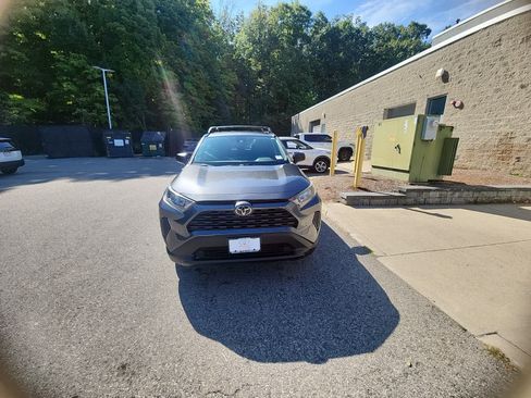Used 2019 Toyota RAV4 LE AWD/4WD image 22