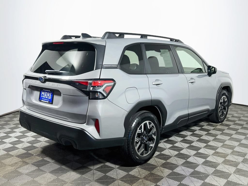 Used 2025 Subaru Forester Premium AWD/4WD image 7