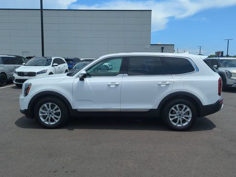 Used 2022 Kia Telluride LX FWD image 4