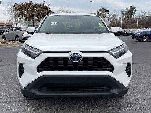Used 2022 Toyota RAV4 XLE image 8