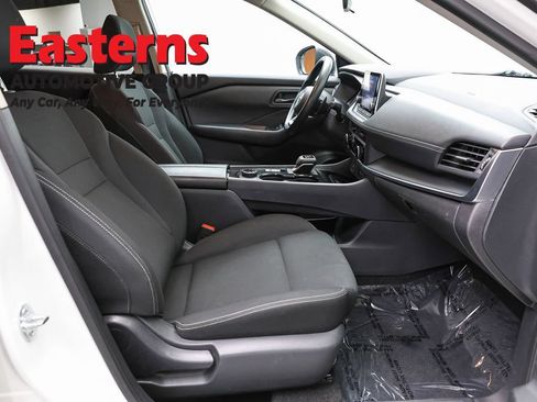 Used 2024 Nissan Rogue S AWD/4WD image 25